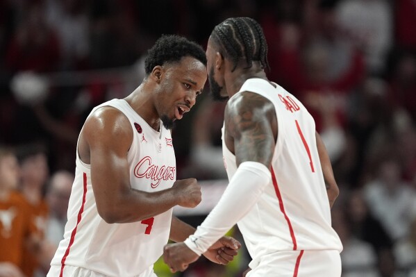 Cryer scores 26 leads No. 3 Houston in 82 61 win over Texas AP News